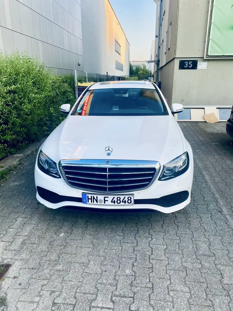 Mercedes-Benz E 220 d 9G-TRONIC Weiß - 1