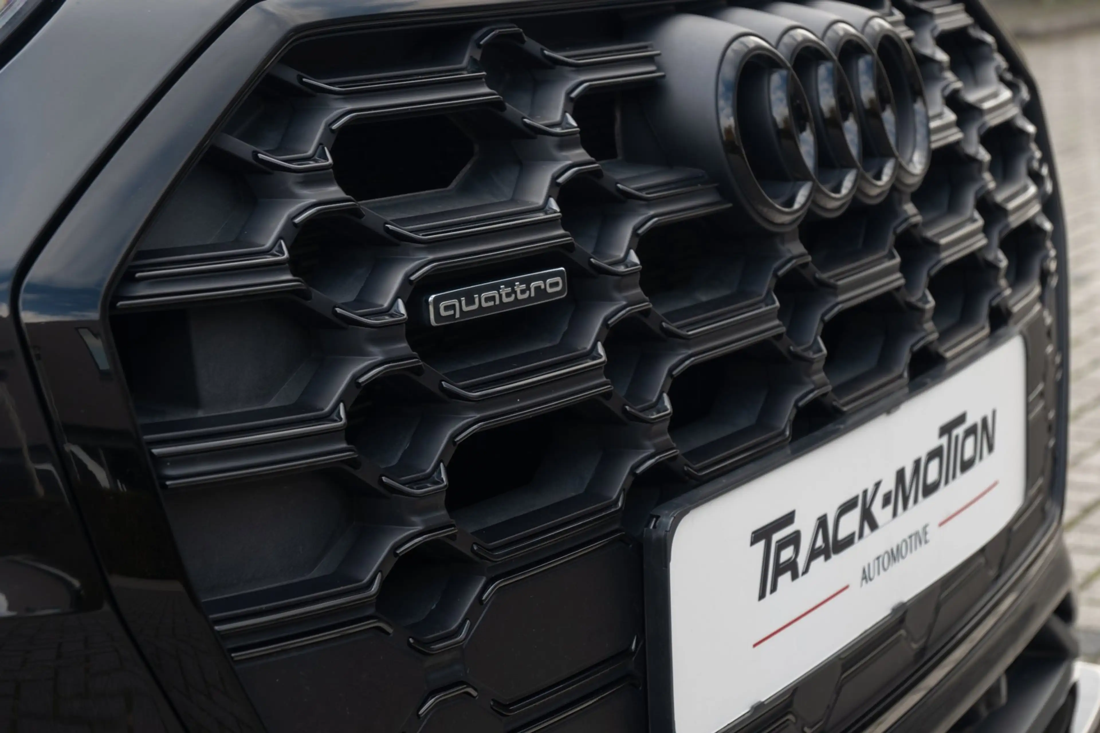 Audi Q5 50 TFSI e S edition Luchtvering Panoramadak — photo 6