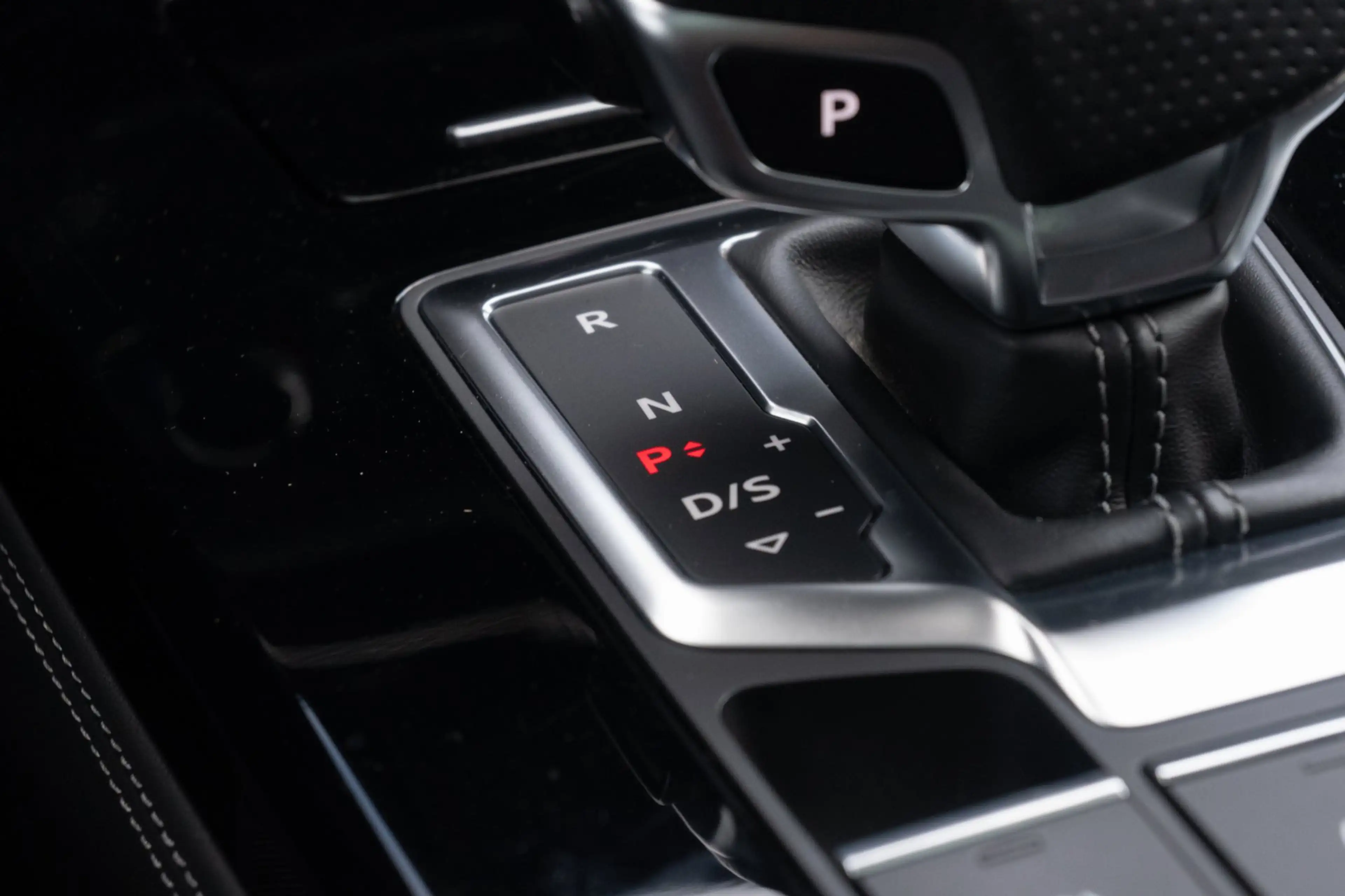 Audi Q5 50 TFSI e S edition Luchtvering Panoramadak — photo 33