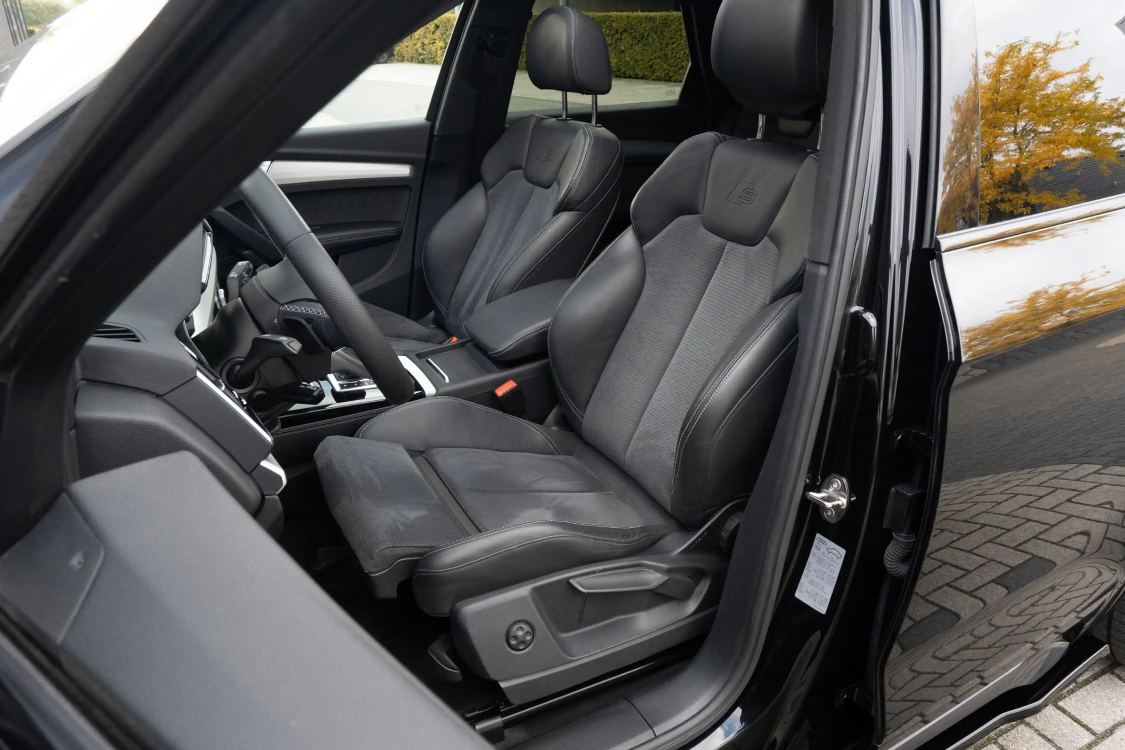 Audi Q5 50 TFSI e S edition Luchtvering Panoramadak — photo 23