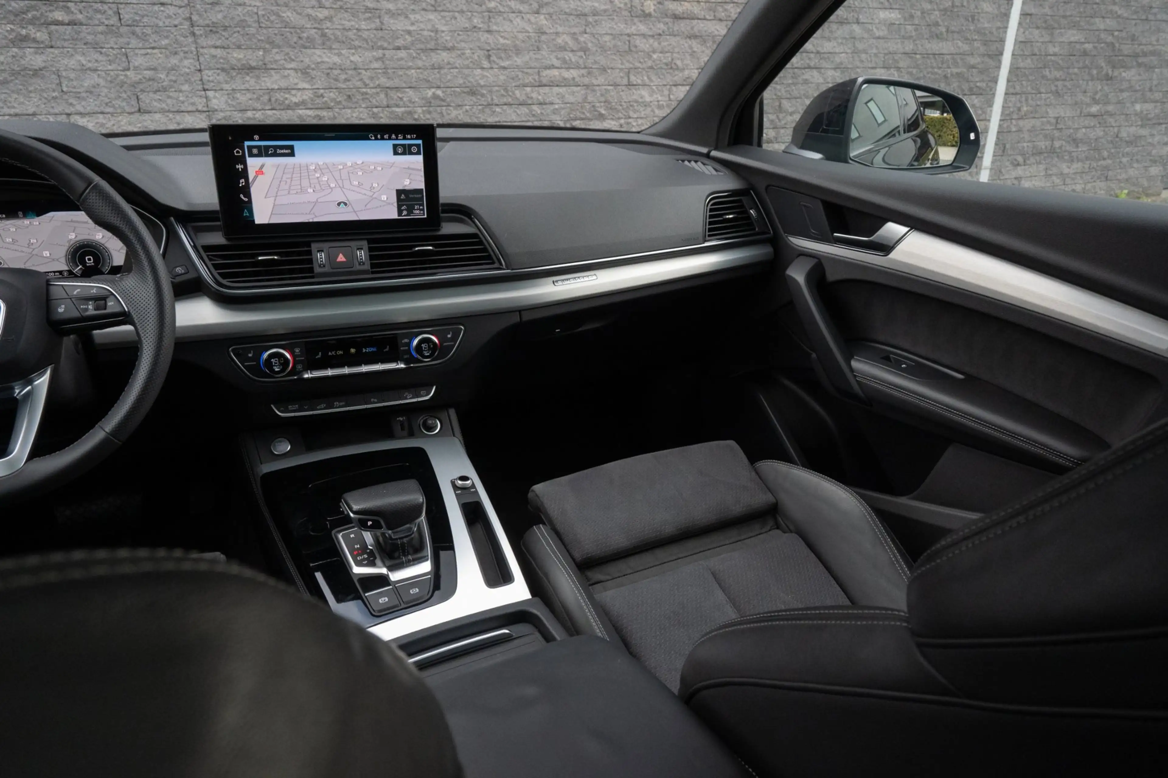 Audi Q5 50 TFSI e S edition Luchtvering Panoramadak — photo 36
