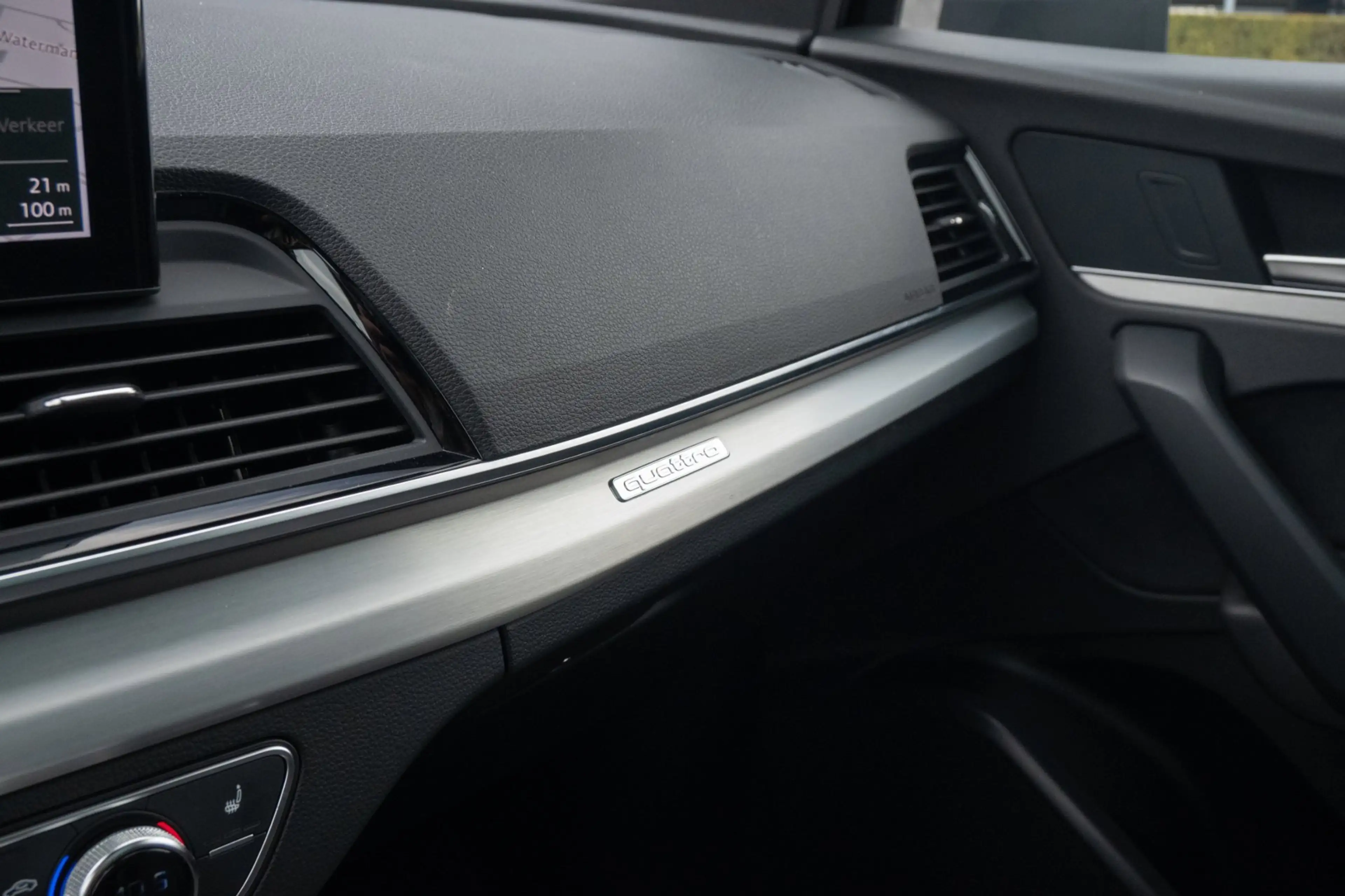 Audi Q5 50 TFSI e S edition Luchtvering Panoramadak — photo 38