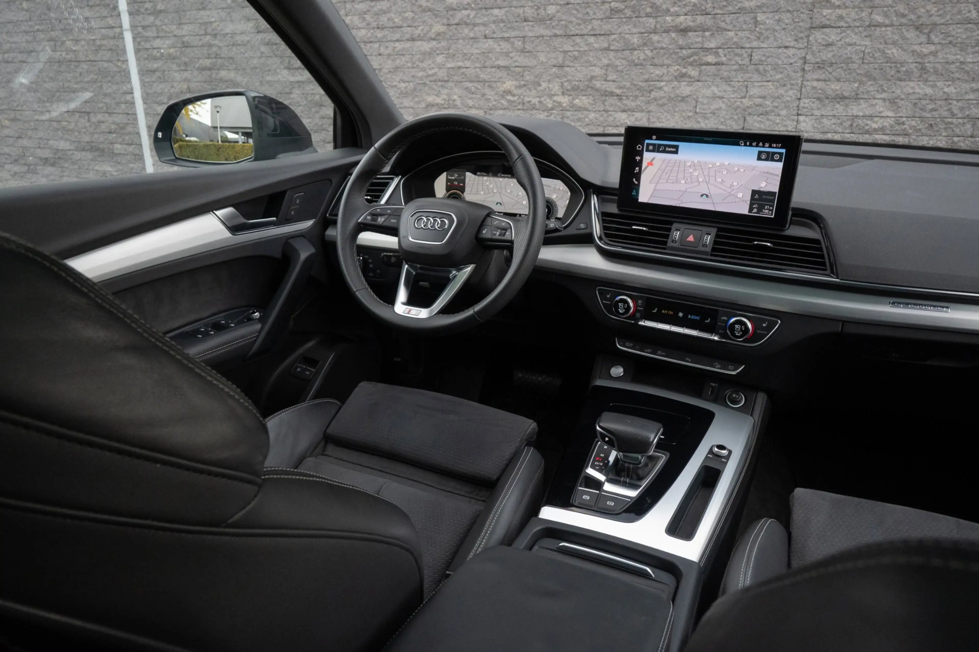 Audi Q5 50 TFSI e S edition Luchtvering Panoramadak — photo 35