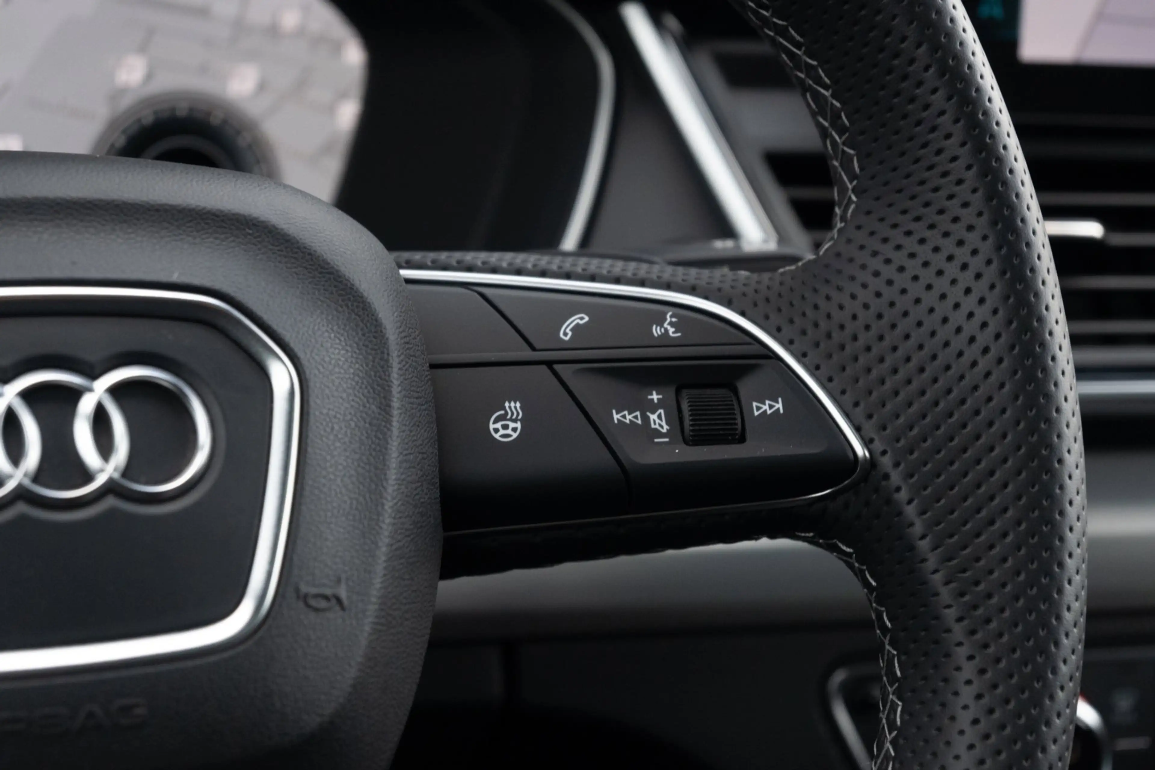 Audi Q5 50 TFSI e S edition Luchtvering Panoramadak — photo 29
