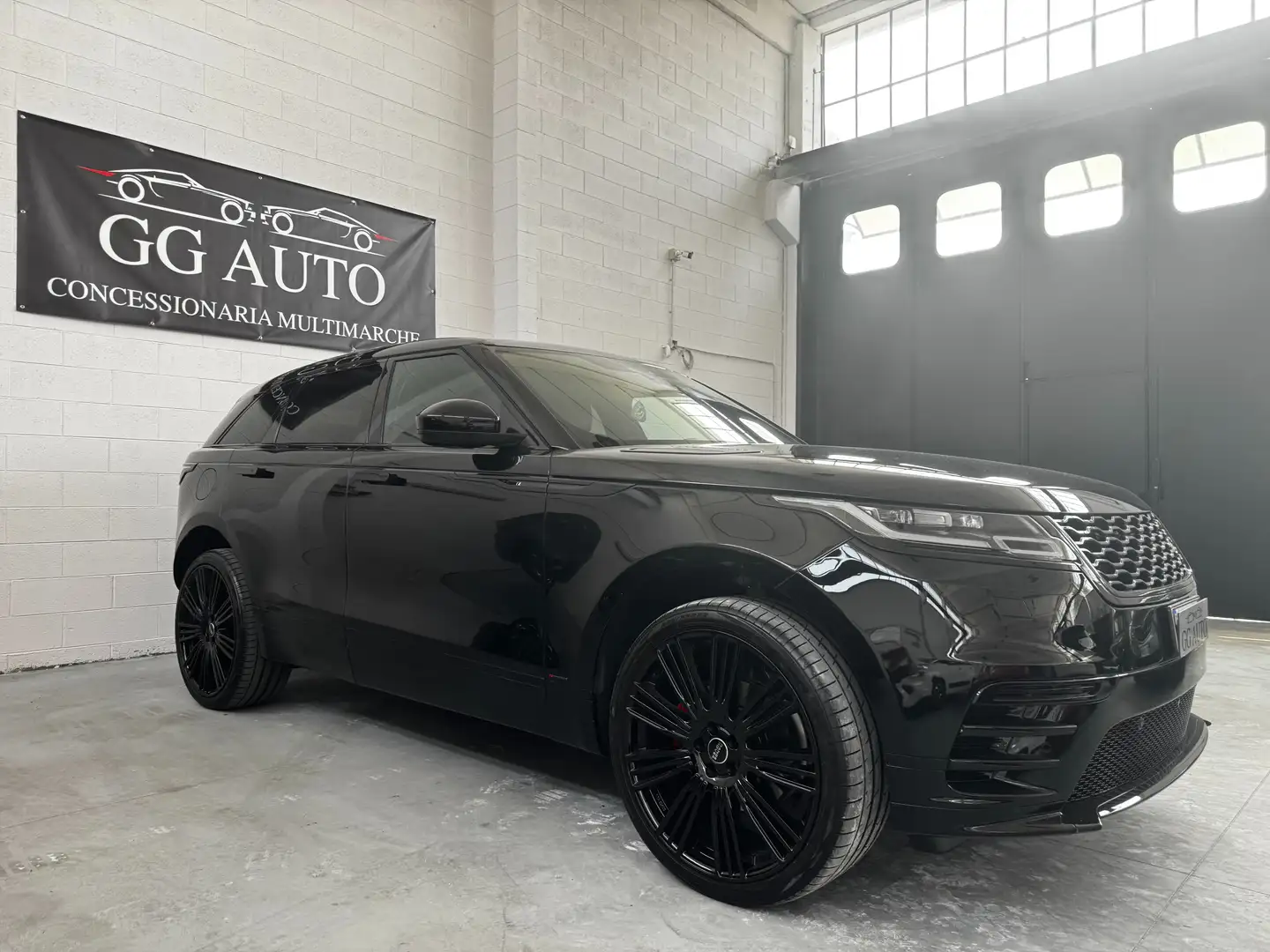Land Rover Range Rover Velar Range Rover Velar 2.0d i4 R-Dynamic 240cv auto Nero - 1