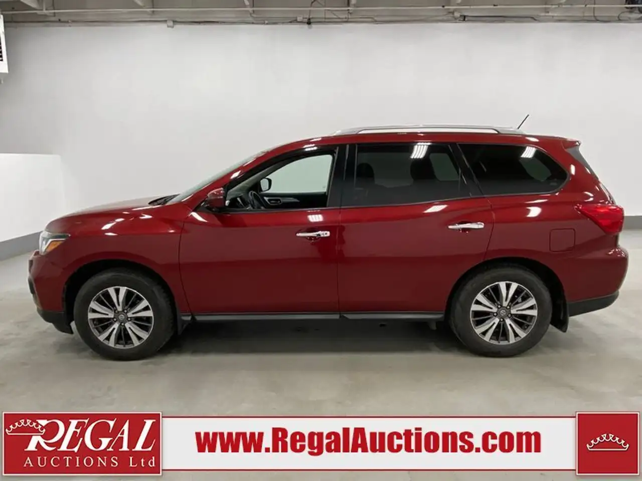 Nissan Pathfinder снимка Nissan Pathfinder
