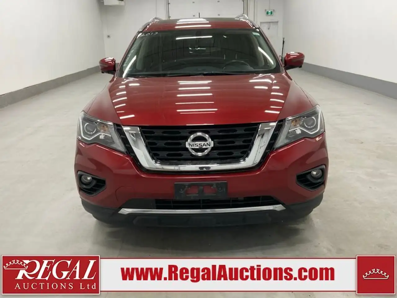 Nissan Pathfinder снимка Nissan Pathfinder