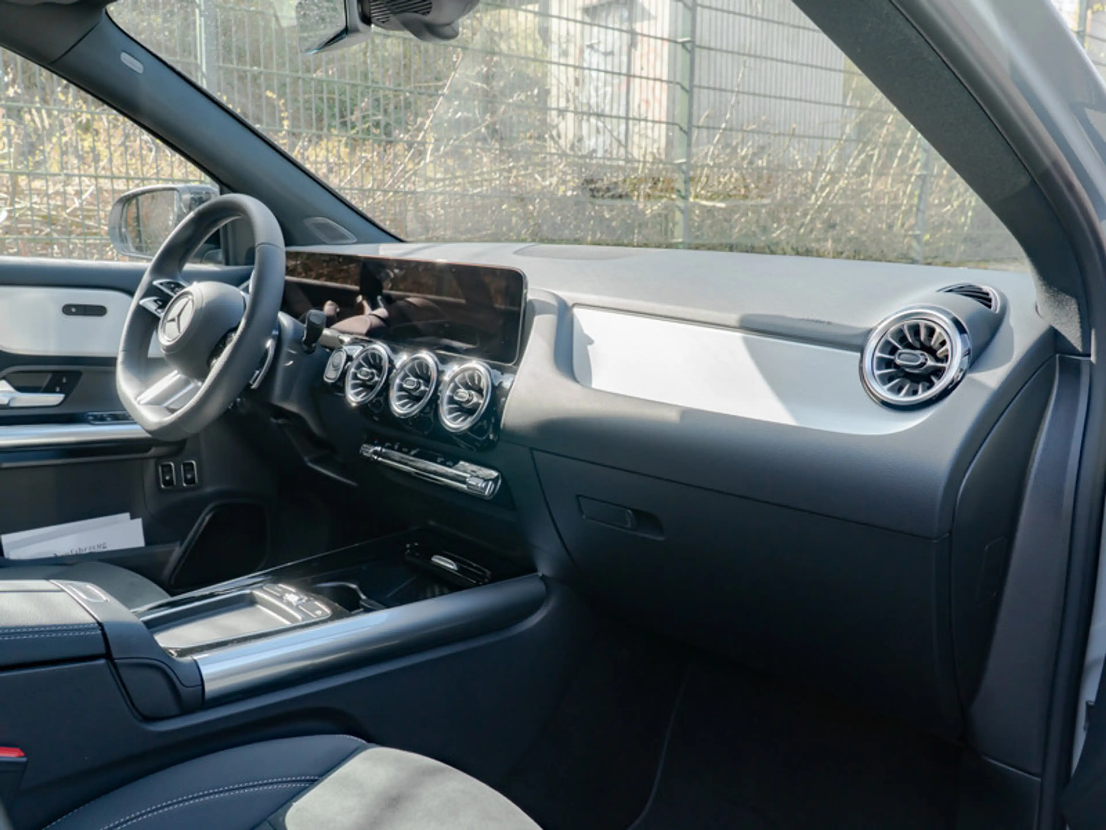 Mercedes-Benz GLA 250 e mit EQ Hybrid Technologie AMG-Sport — photo 8