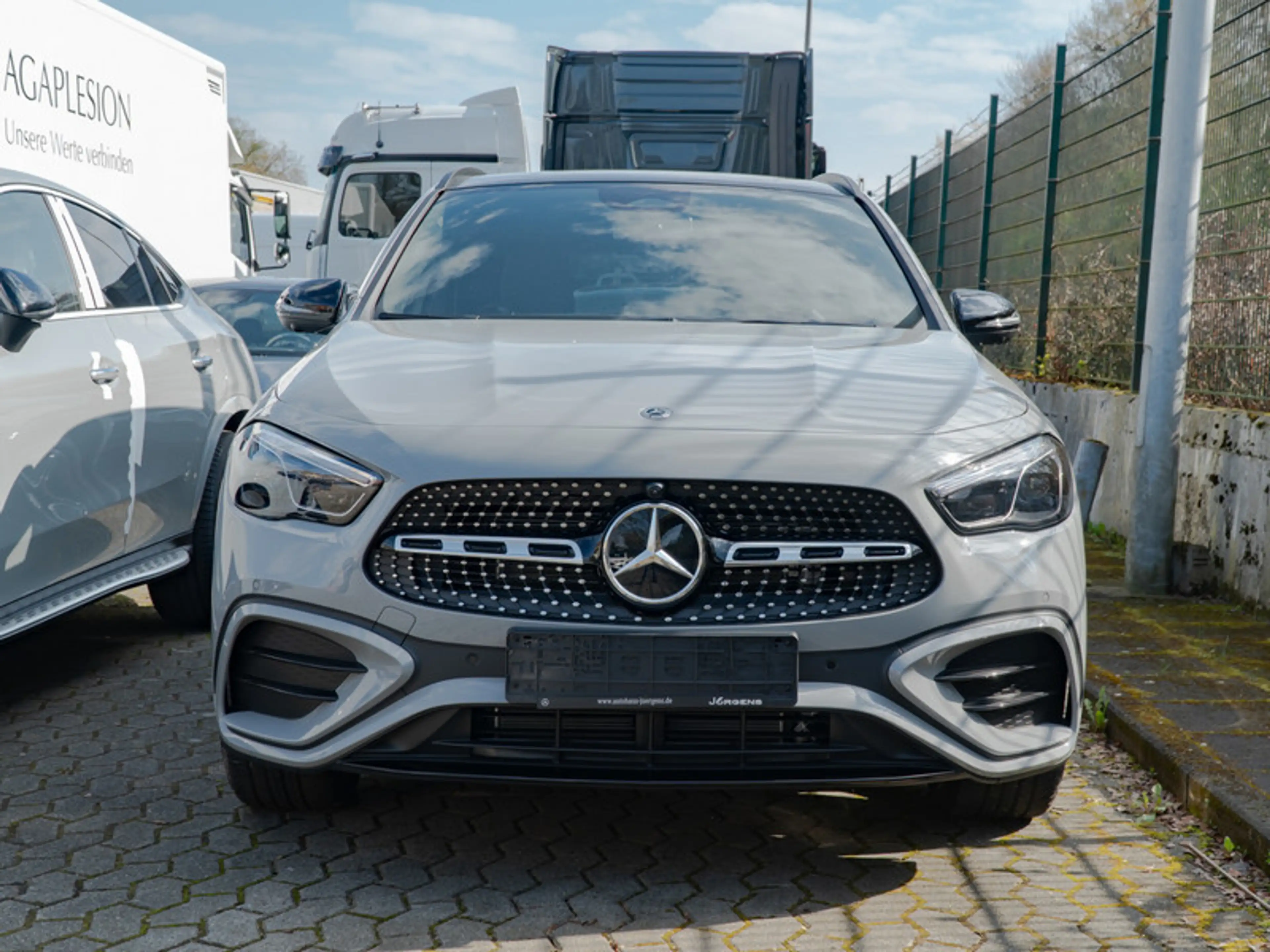 Mercedes-Benz GLA 250 e mit EQ Hybrid Technologie AMG-Sport — photo 3