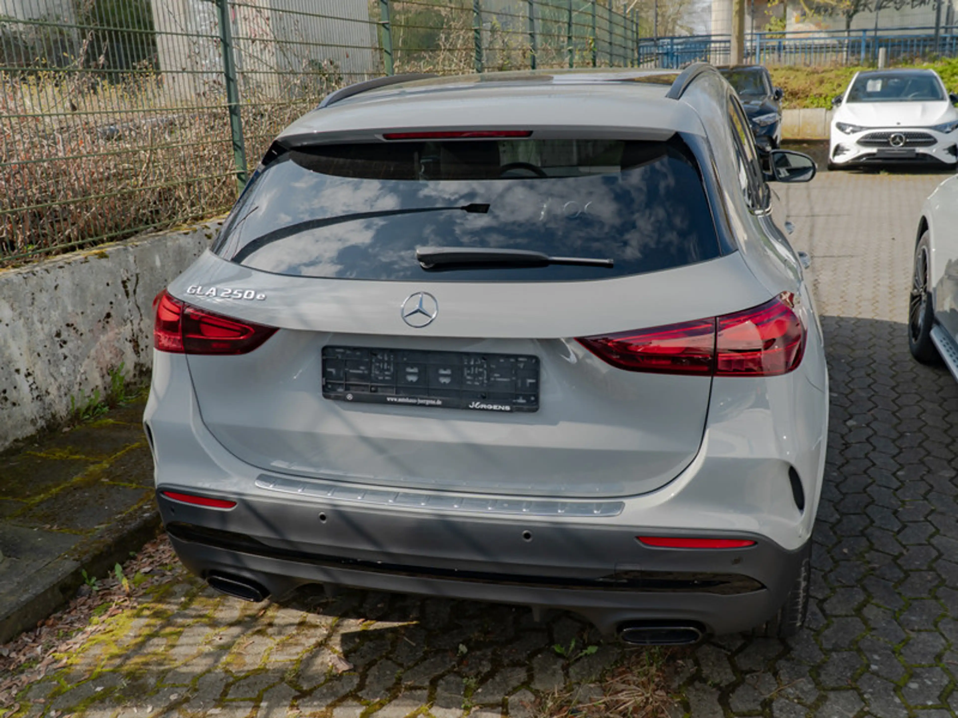 Mercedes-Benz GLA 250 e mit EQ Hybrid Technologie AMG-Sport — photo 6