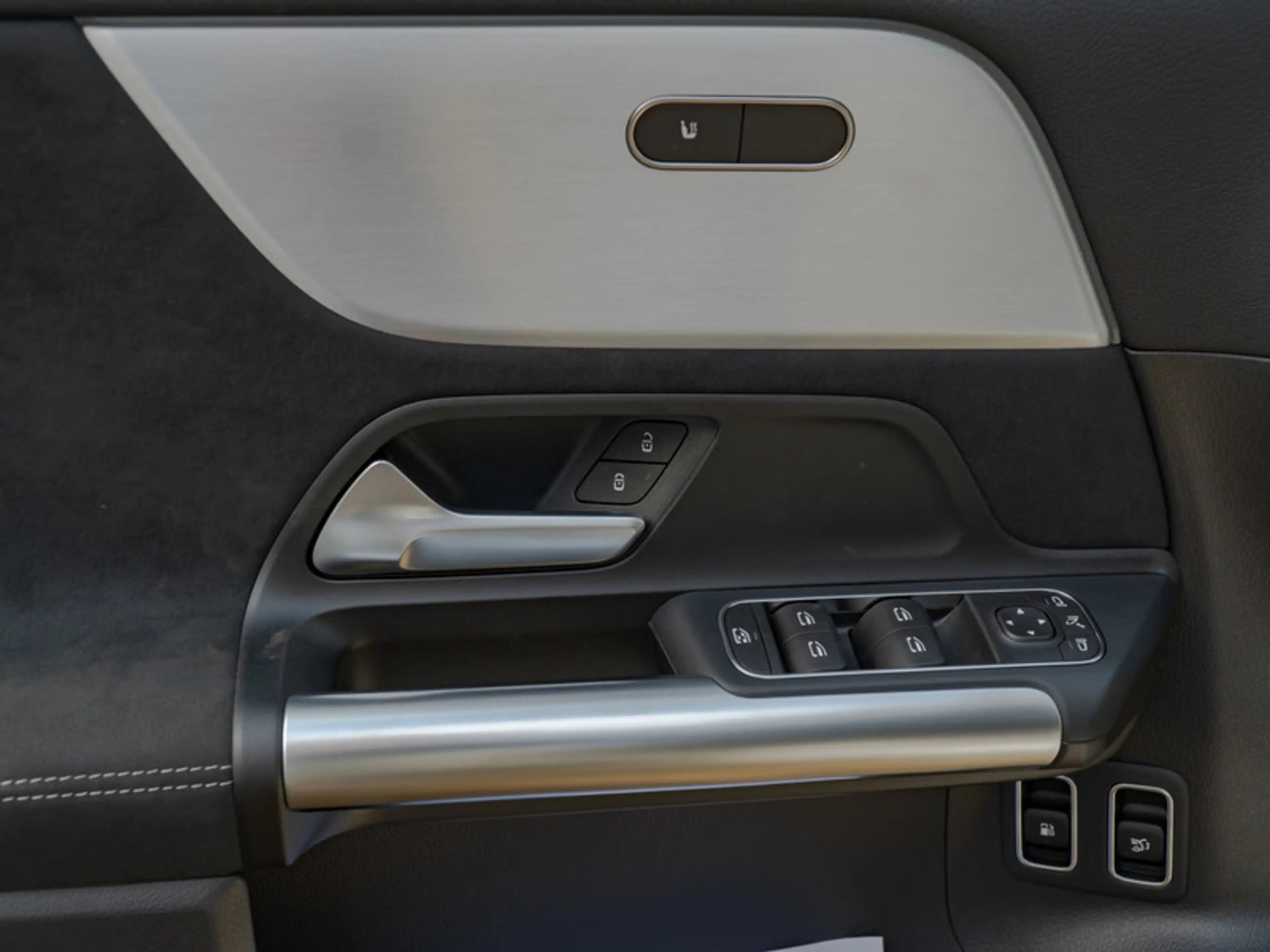 Mercedes-Benz GLA 250 e mit EQ Hybrid Technologie AMG-Sport — photo 11