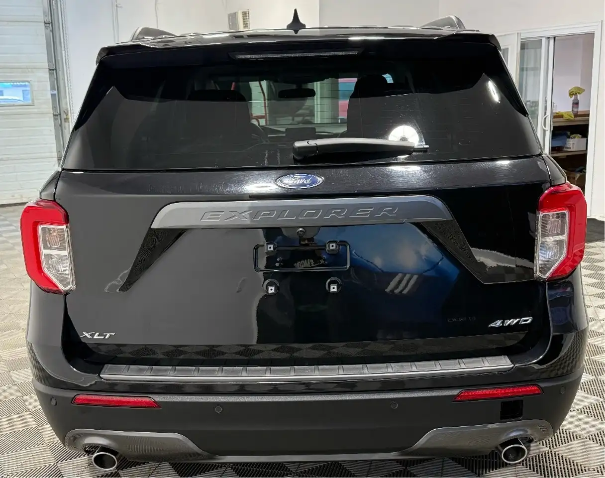 Ford Explorer снимка Ford Explorer