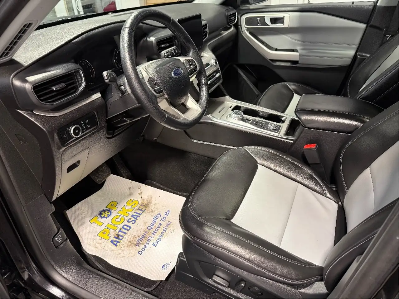 Ford Explorer снимка Ford Explorer