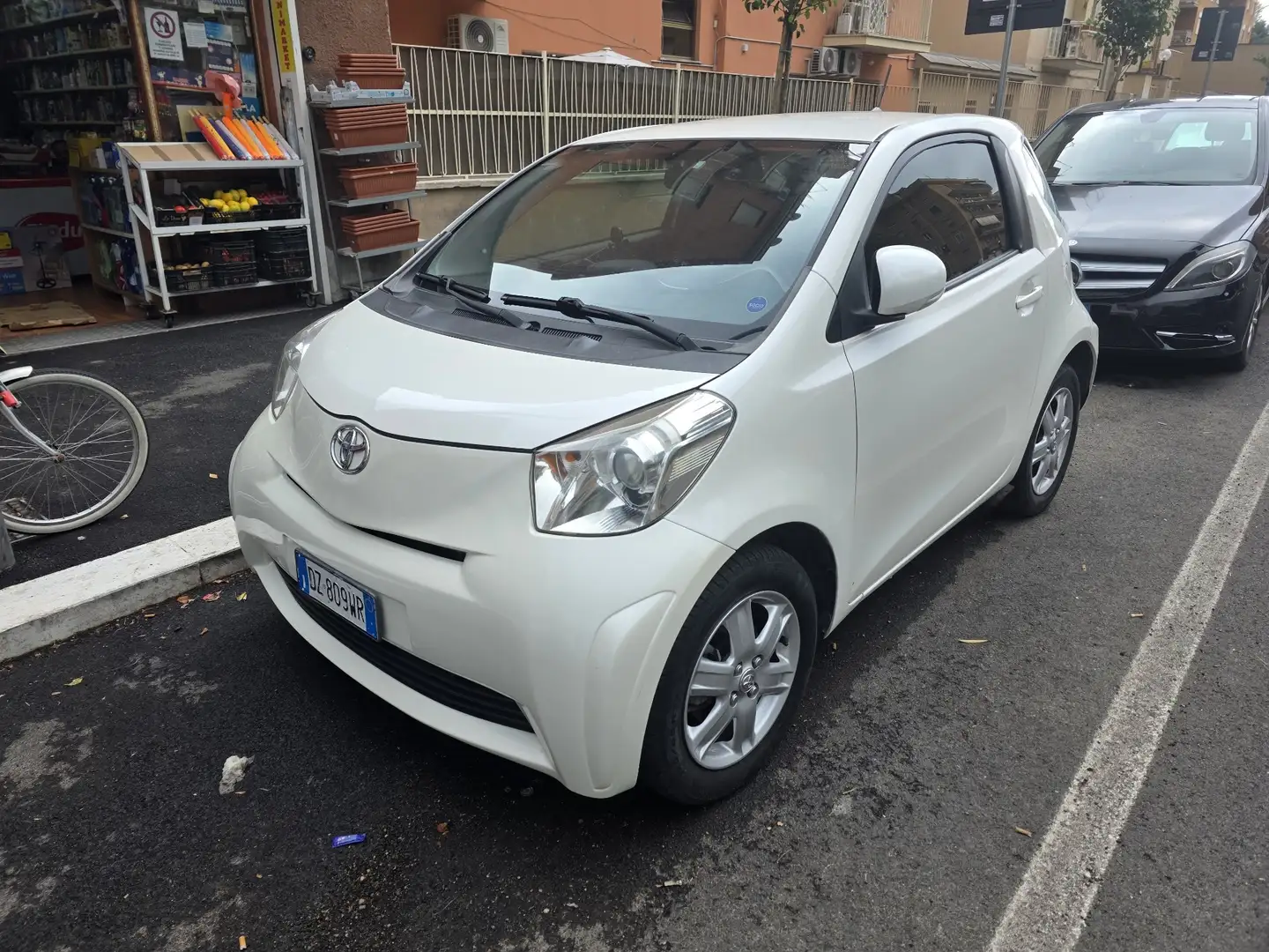 Toyota iQ 1.0 Sol cvt Bianco - 2