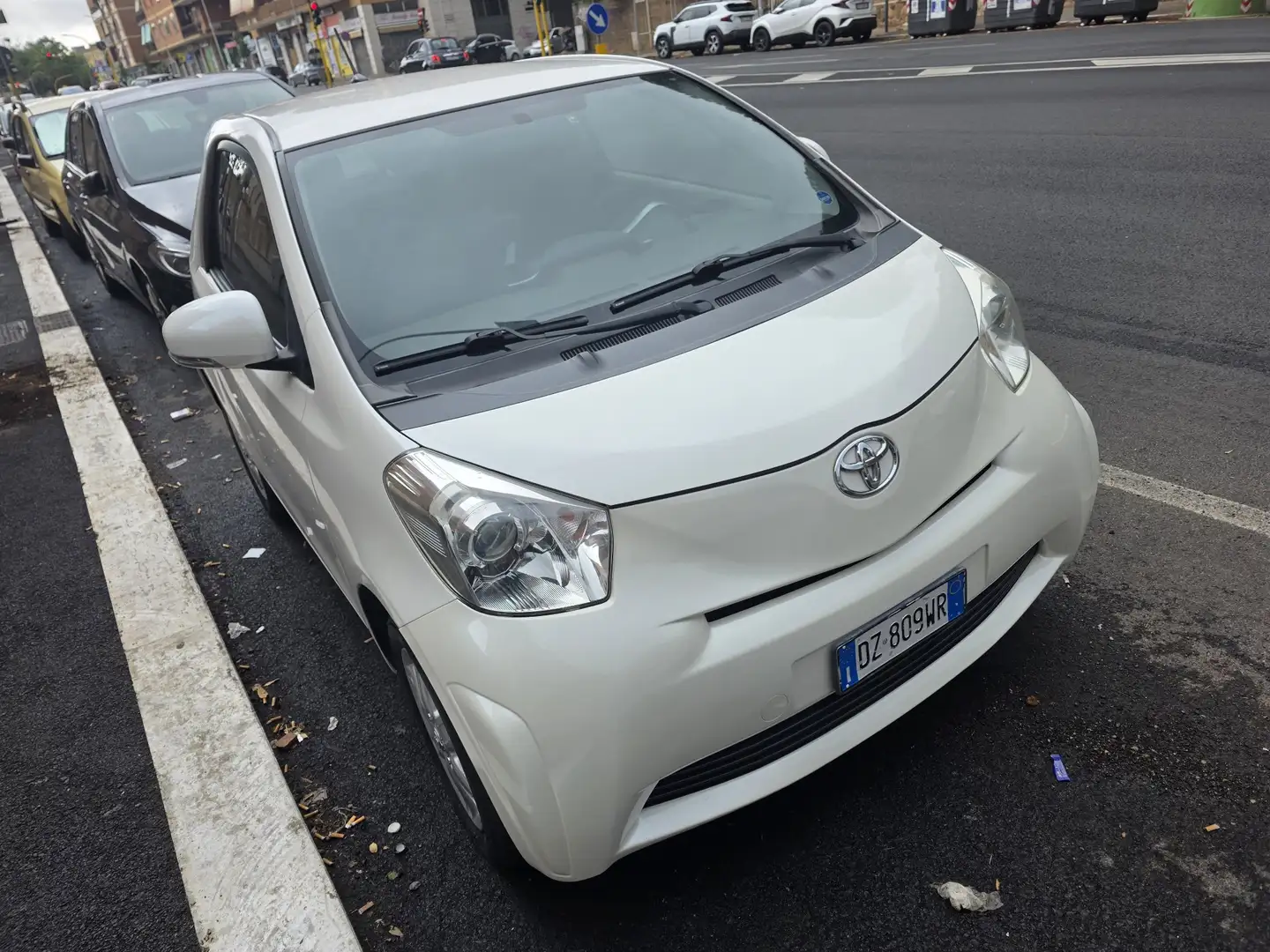 Toyota iQ 1.0 Sol cvt Bianco - 1