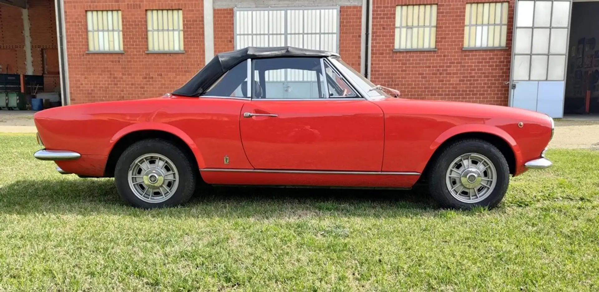Fiat 124 Spider BS1 Rood - 2