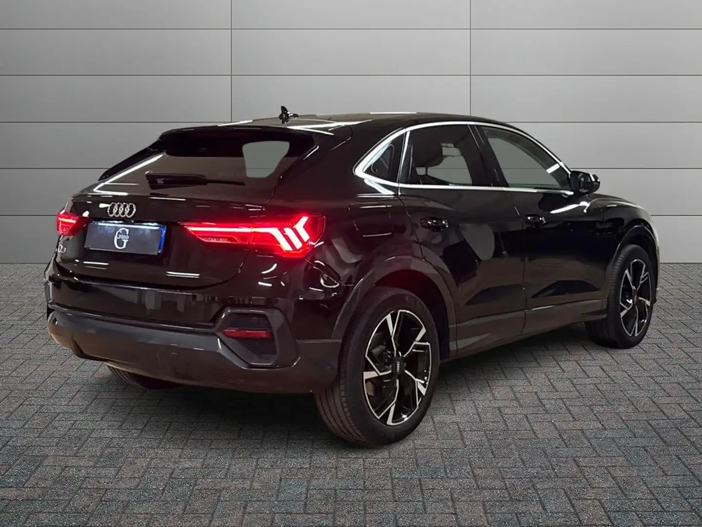 Audi Q3 Sportback 35 1.5 tfsi mhev Business Plus s-tronic Grau - 2