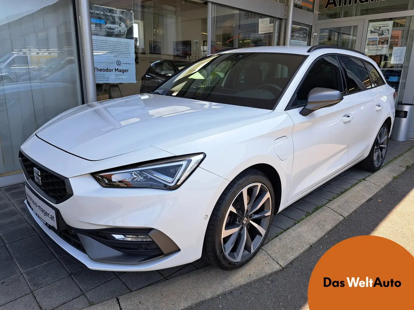 SEAT Leon FR eHYBRID 150/204 DSG Weiß - 1