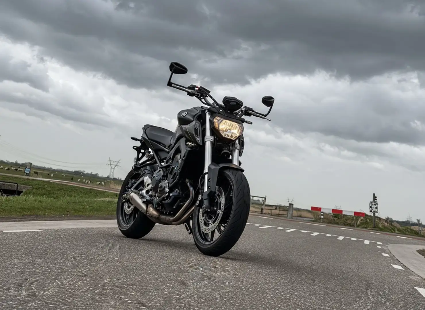Yamaha MT-09 zeer nette uitvoering - recent onderhouden Grijs - 1