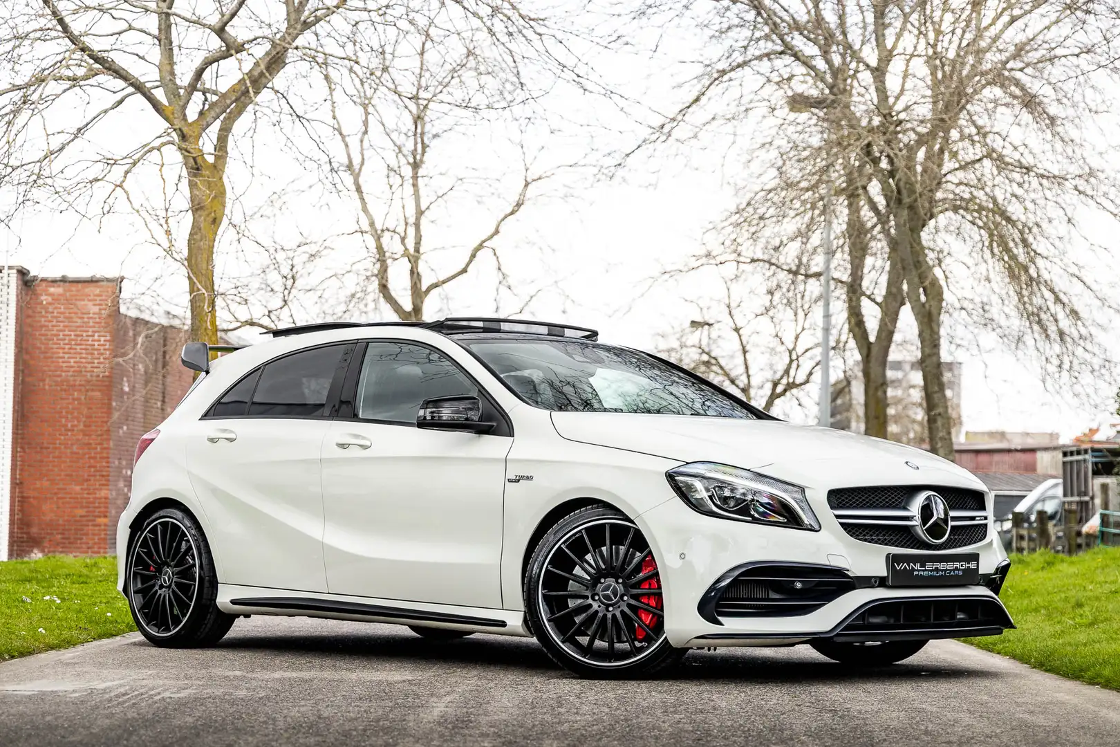 Mercedes-Benz A 45 AMG 4Matic * Sportuitlaat * ACC * Pano * CarPlay * H/K Blanco - 1