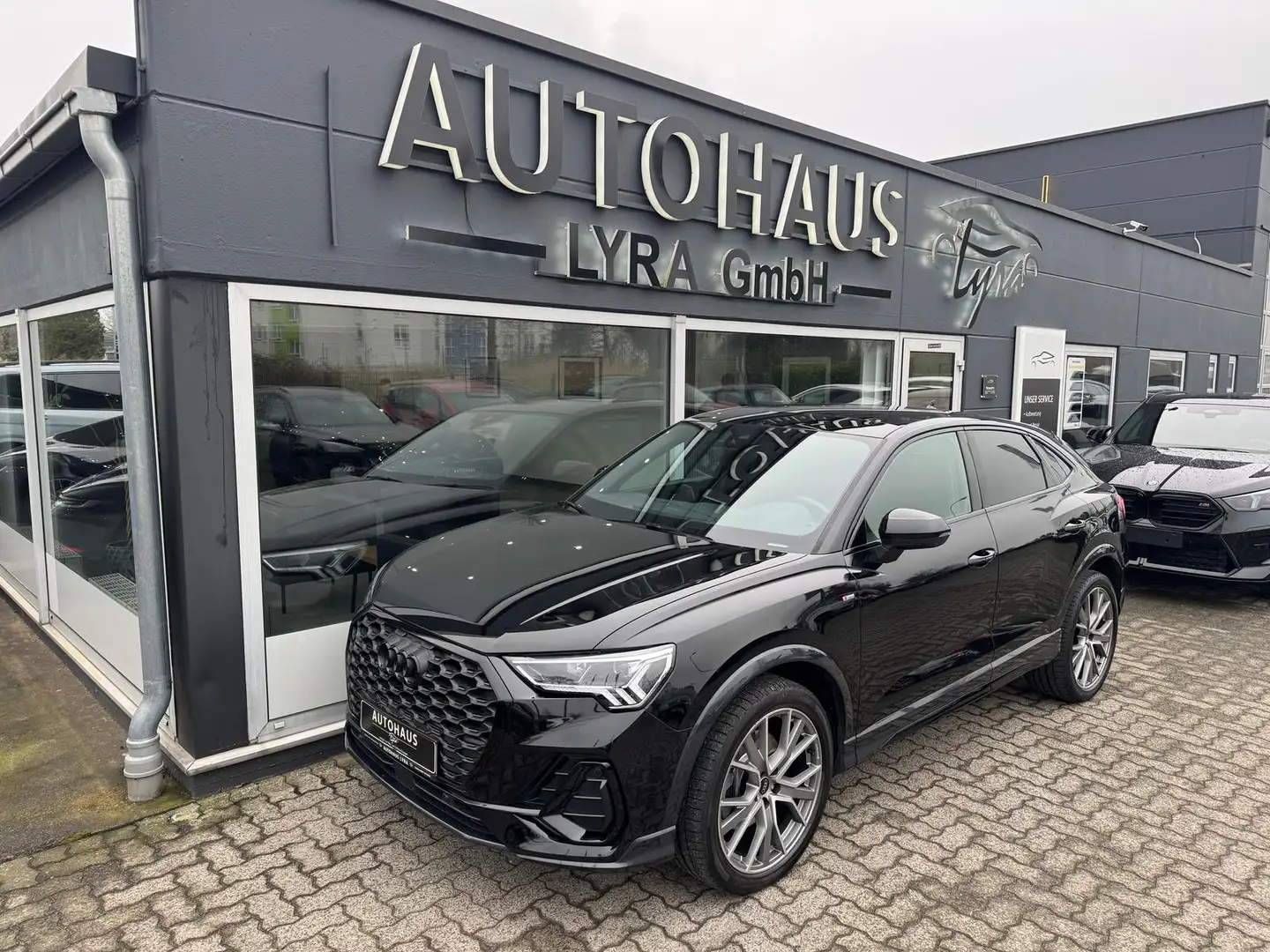 Audi Q3 Sportback 40 TFSI quattro*MATRIX*PANO*SONOS* Noir - 2