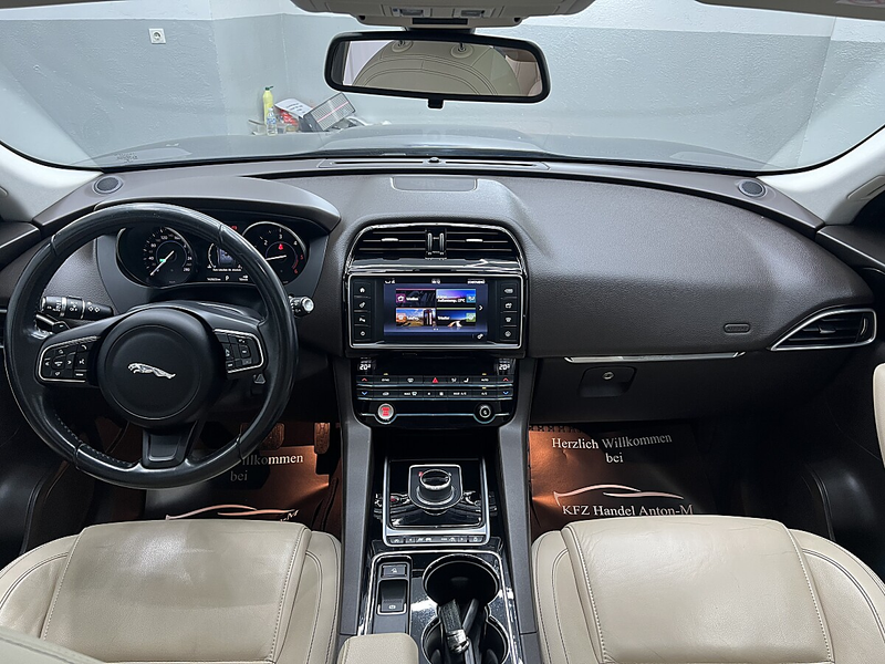 Jaguar F-Pace 20d AWD Prestige Aut. * SOFORT FINANZIERUNG & E... — photo 12