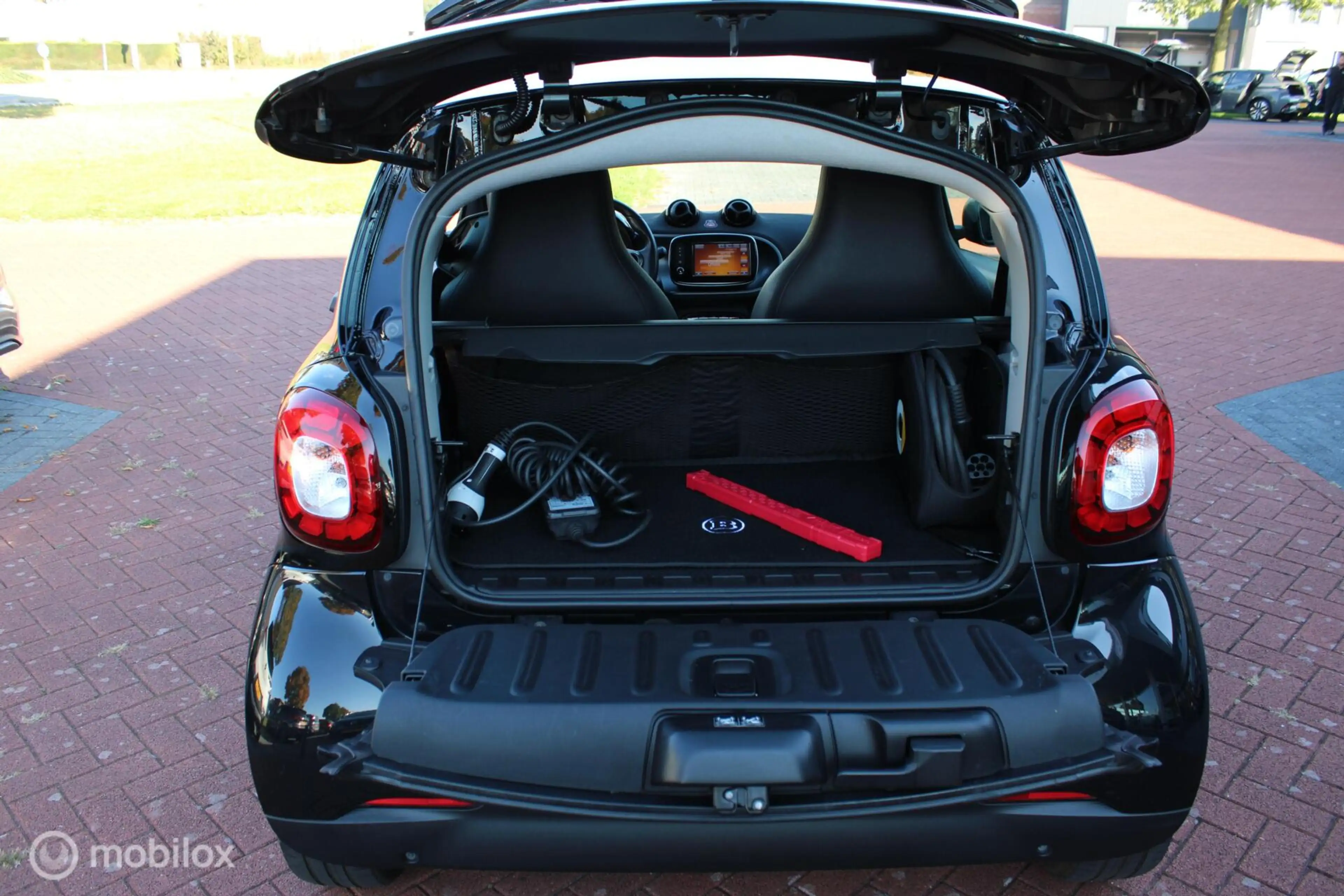 smart forTwo EQ Business Solution 18 kWh, Leer, Stoelverwarming — photo 24