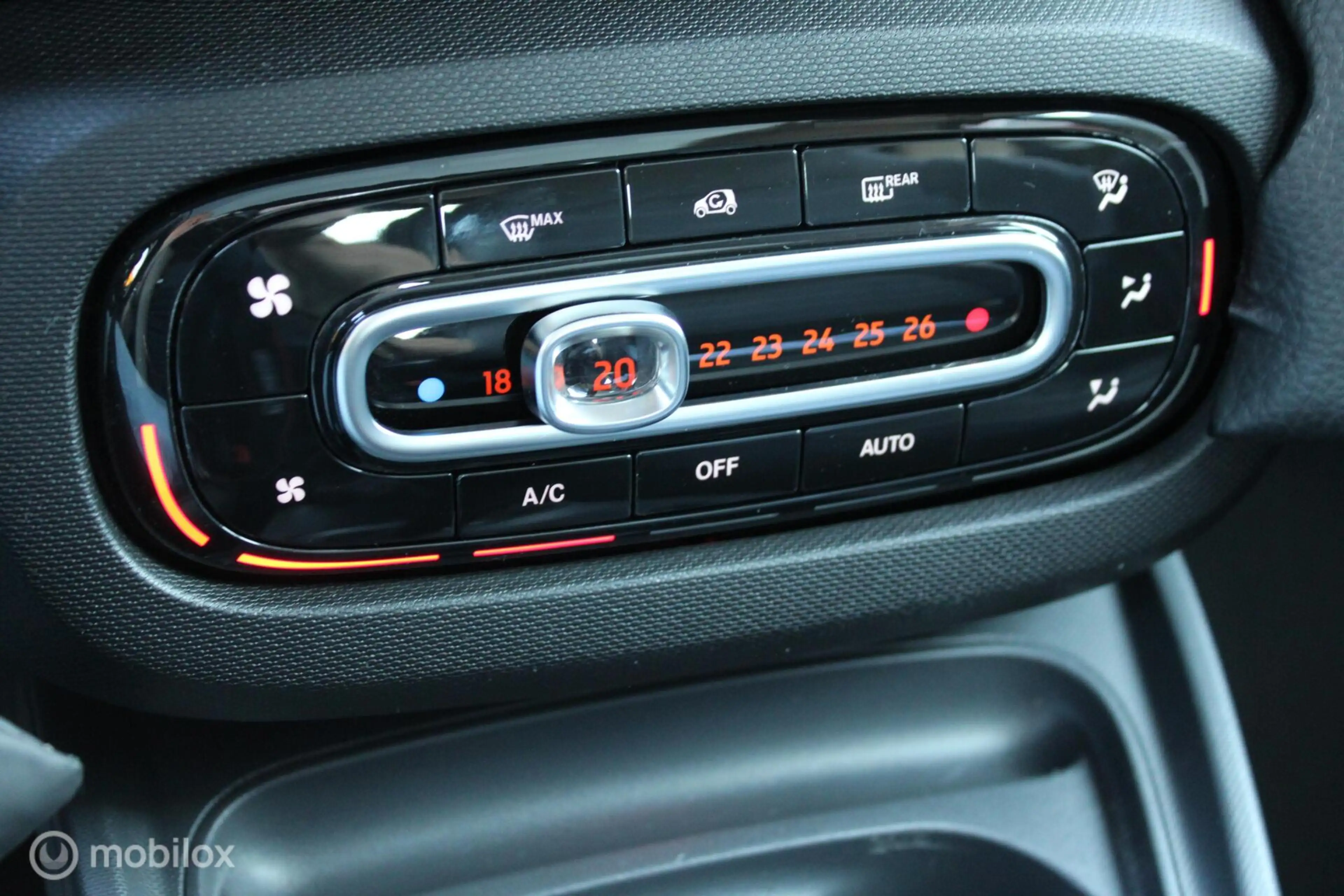 smart forTwo EQ Business Solution 18 kWh, Leer, Stoelverwarming — photo 11