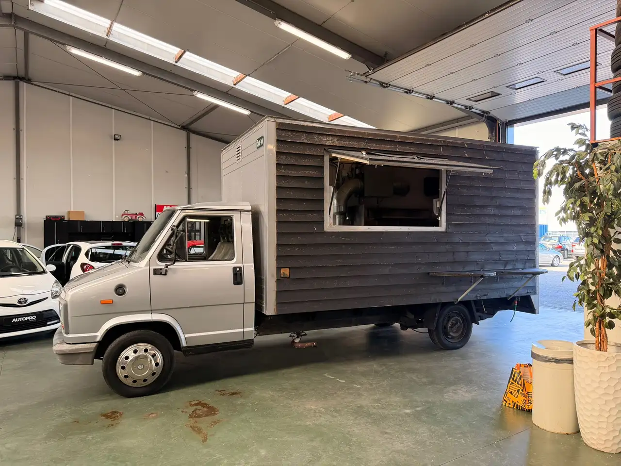 Peugeot J5 K92 Foodtruck - Professioneel gebouwd, foto 10