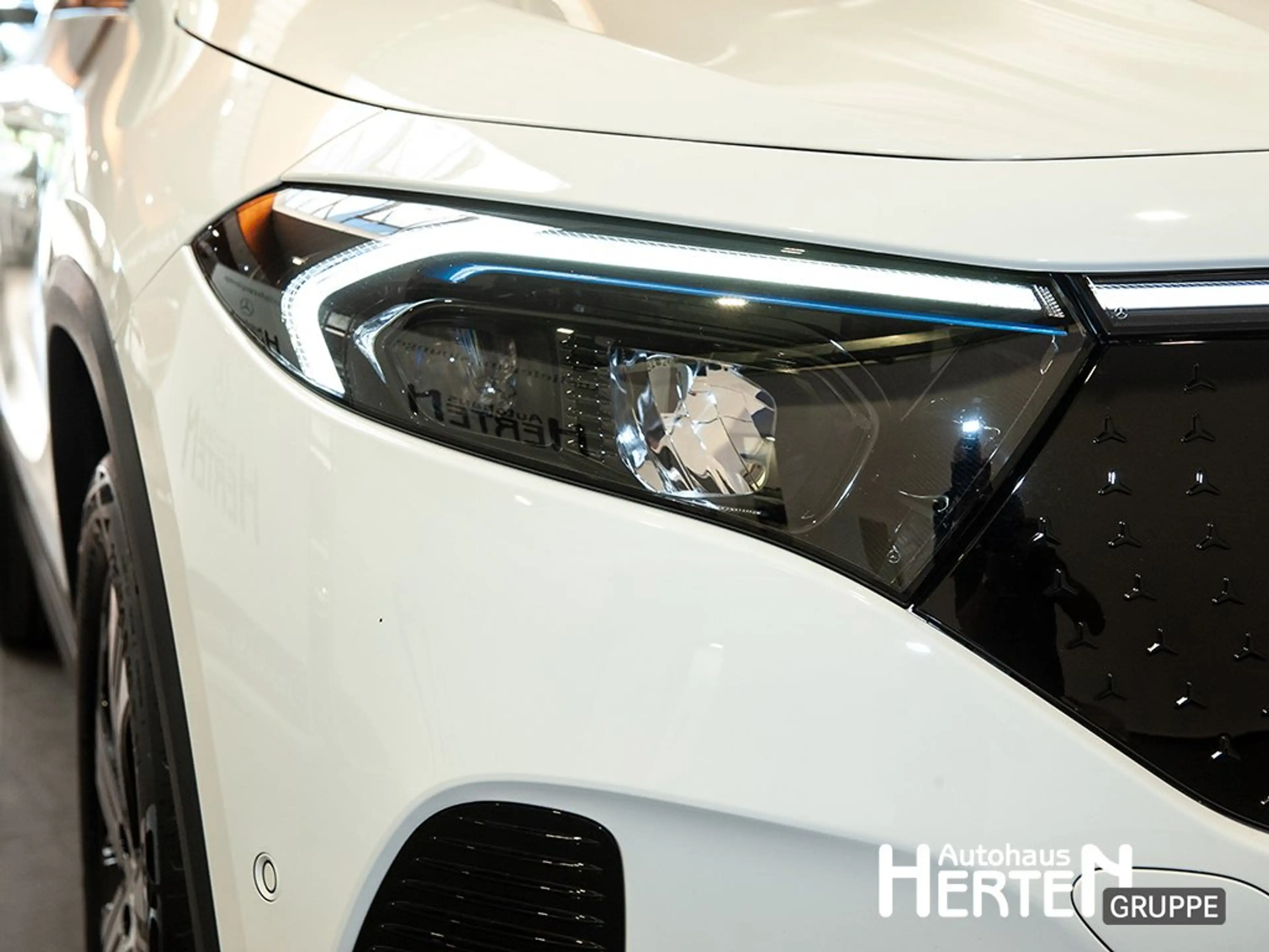 Mercedes-Benz EQA 250 +PROGRESSIVE+DISTRONIC+LED+R-KAMERA+19" — photo 13