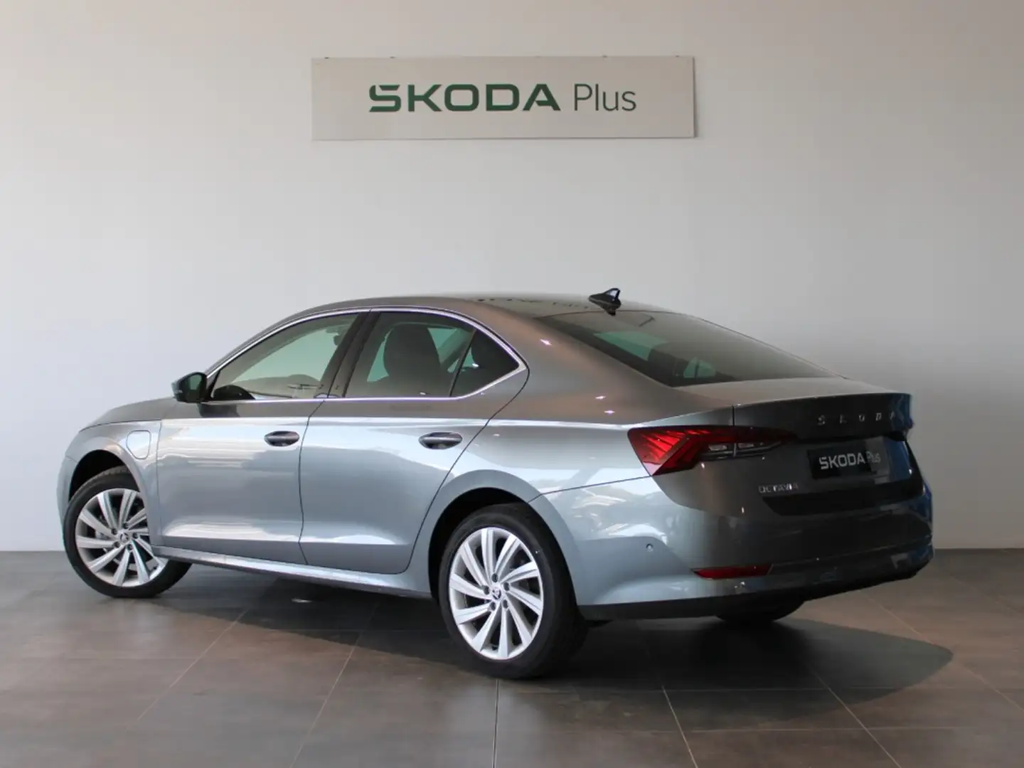 Skoda Octavia 1.4TSI iV PHEV Selection DSG Gris - 2