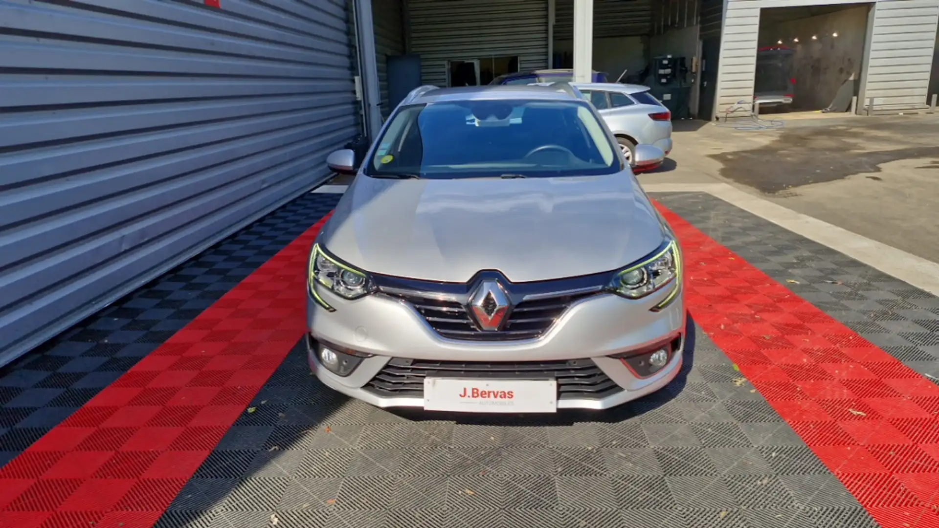 Renault IV Business Blue dCi 115 EDC - 2