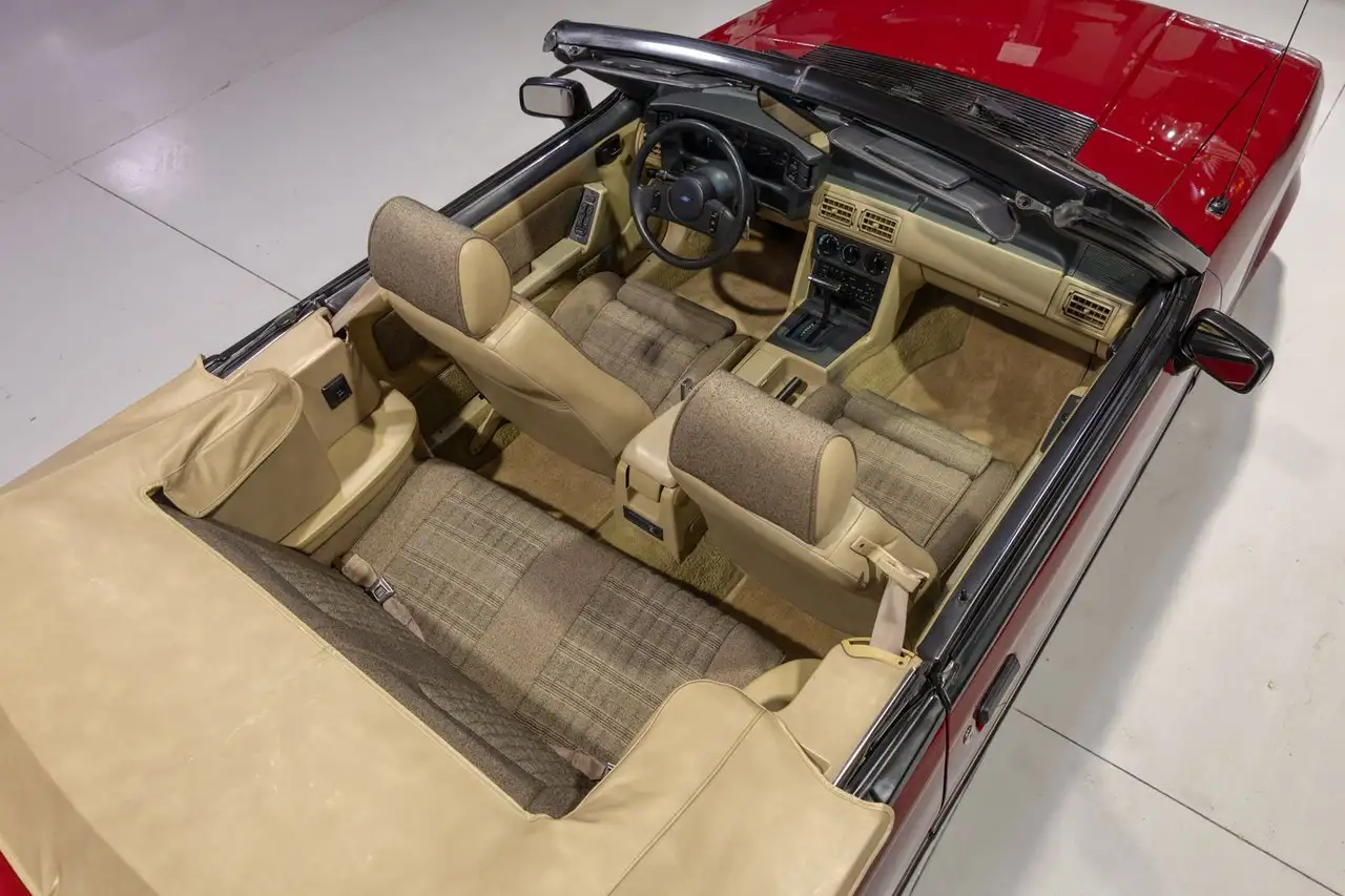 Ford Mustang LX 5.0L Convertible, foto 2
