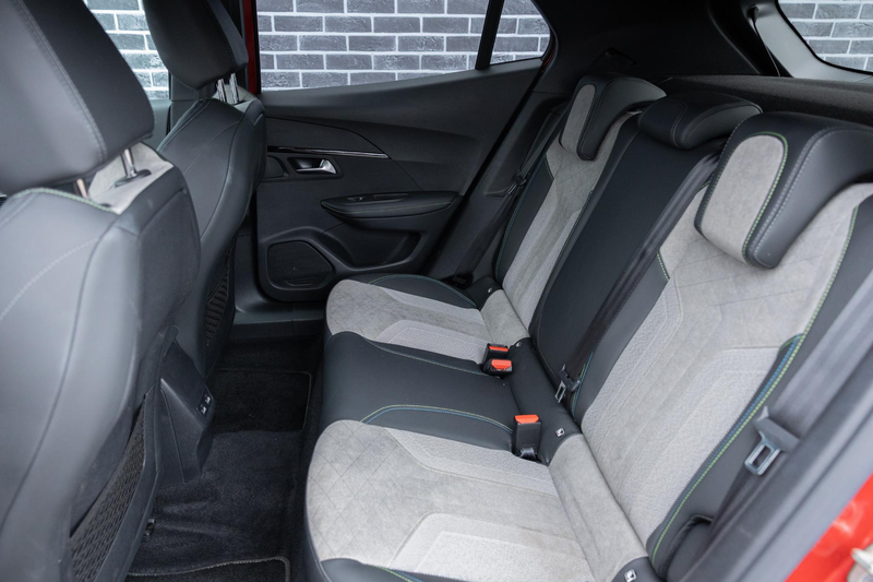 Peugeot e-2008 EV GT 50 kWh | Achteruitrijcamera | Parkeersensore — photo 15