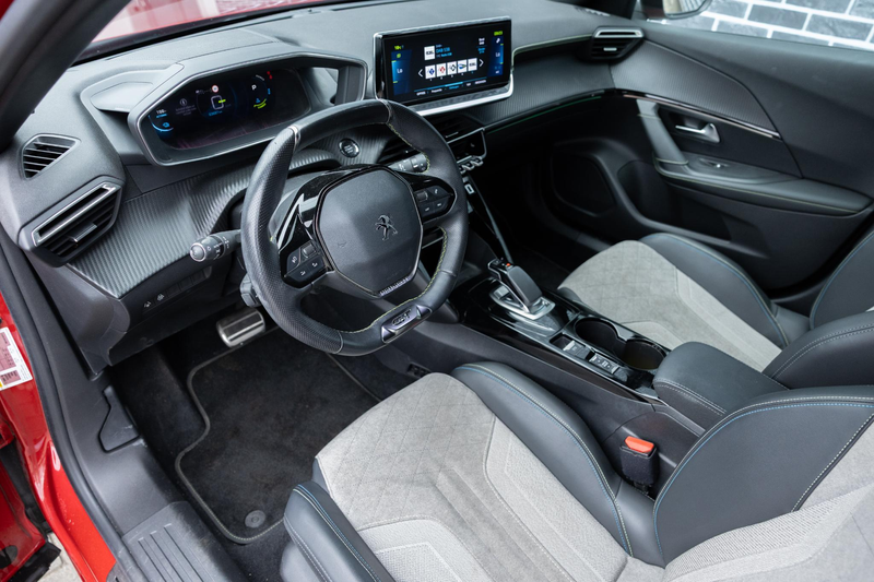 Peugeot e-2008 EV GT 50 kWh | Achteruitrijcamera | Parkeersensore — photo 10