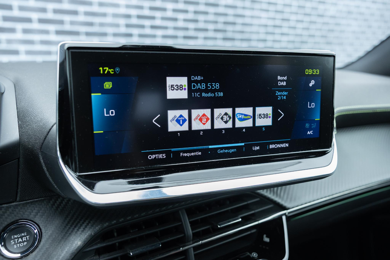 Peugeot e-2008 EV GT 50 kWh | Achteruitrijcamera | Parkeersensore — photo 14