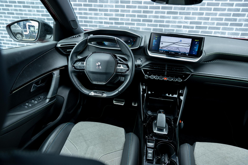 Peugeot e-2008 EV GT 50 kWh | Achteruitrijcamera | Parkeersensore — photo 5