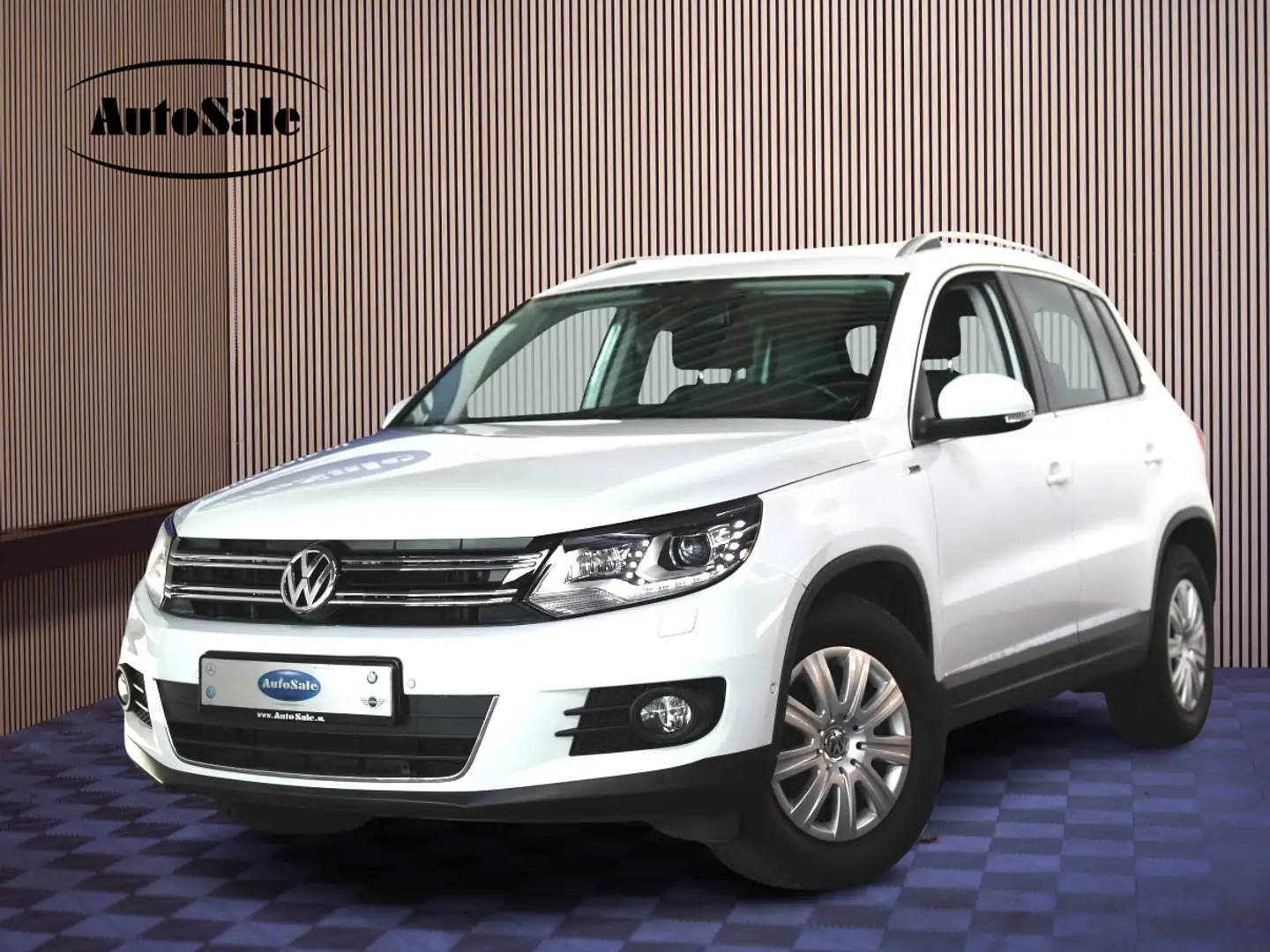 Volkswagen Tiguan 1.4 TSI DSG Sport&Style 33.000km! NAVI PDC CRUISE Wit - 1
