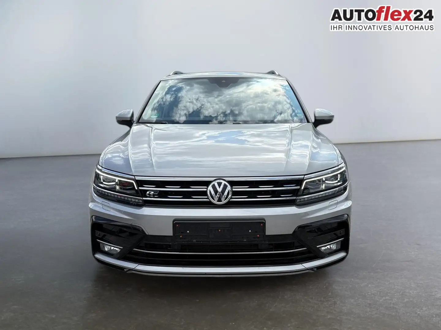 Volkswagen Tiguan 2.0 TDI High 4M Pan AHK R-line DCC VOLL 140 kW ... Srebrny - 2