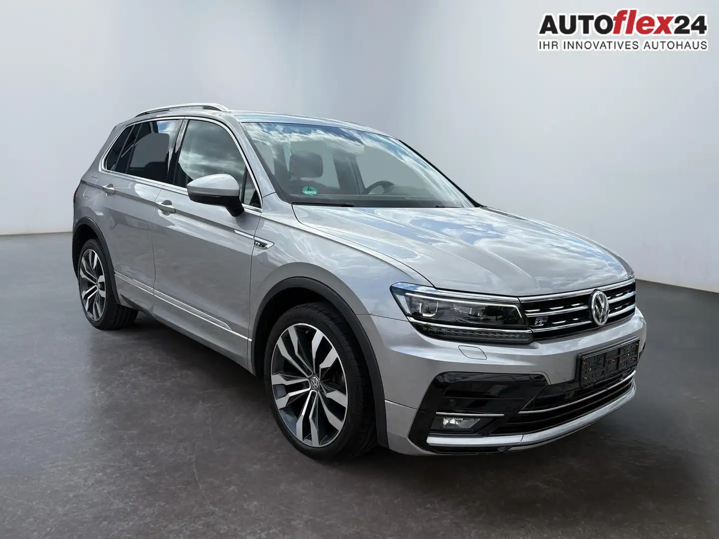 Volkswagen Tiguan 2.0 TDI High 4M Pan AHK R-line DCC VOLL 140 kW ... Srebrny - 1