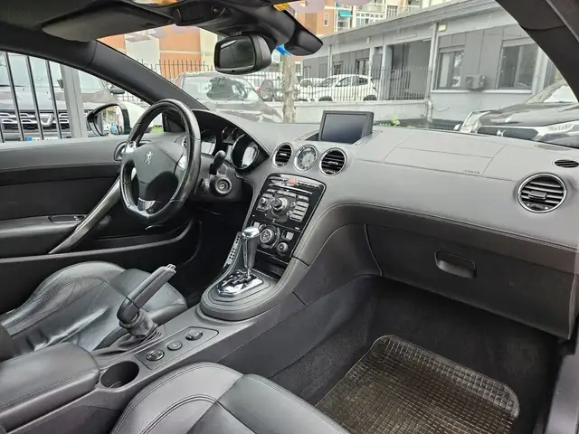 Peugeot RCZ view 10