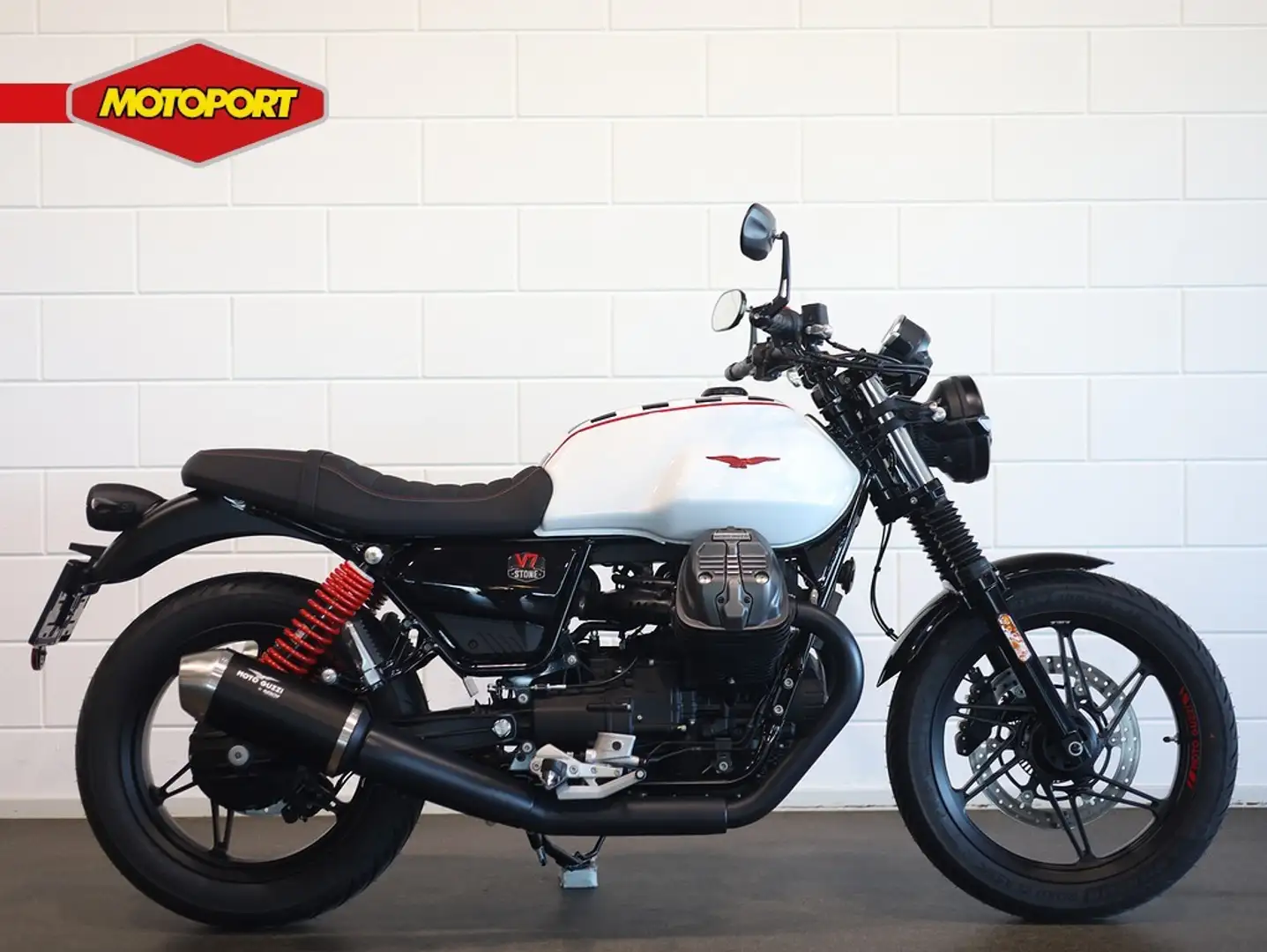 Moto Guzzi V 7 Stone TEN - 1