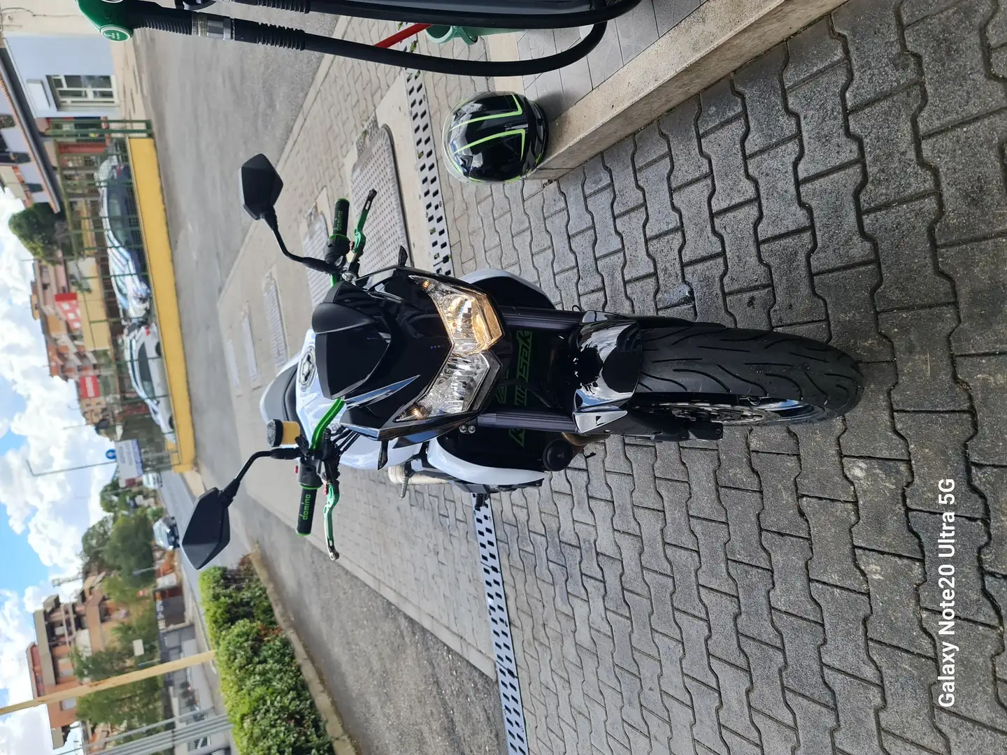 Kawasaki Z 750 sport Noir - 1