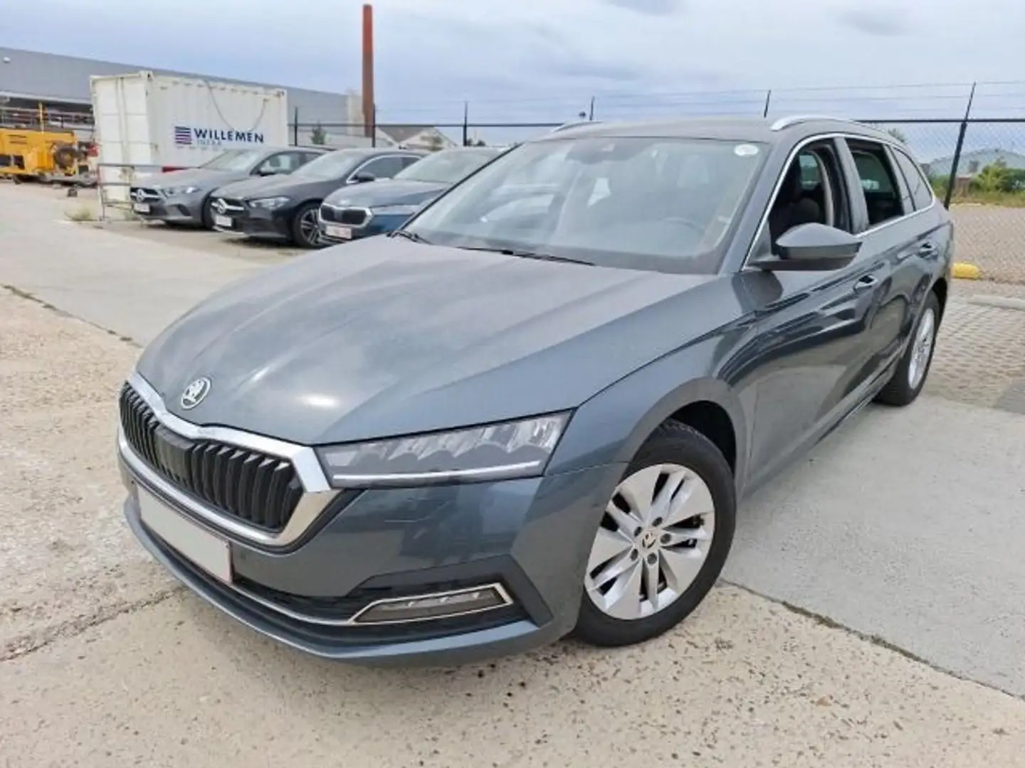 Skoda Octavia 4 Combi 2.0TDI Ambition AHK/KAMERA/NAVI/ Grau - 2