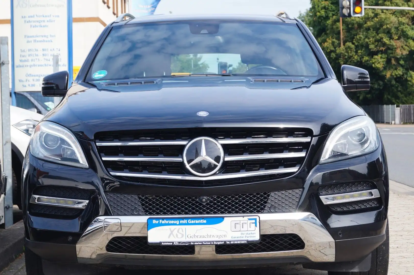 Mercedes-Benz ML 500 BlueEff. 4Matic 7G-Tronic Sportpaket 2.Hd Černá - 2