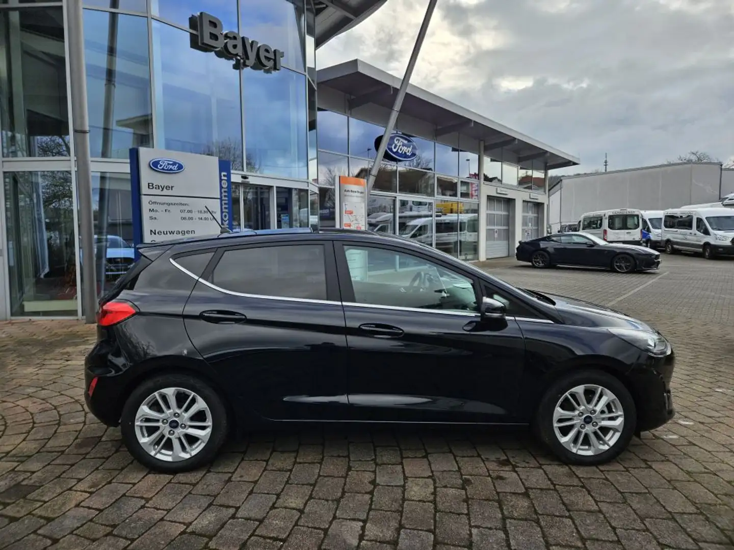 Ford Fiesta 1.0 EcoBoost Hybrid S&S TITANIUM Negro - 2