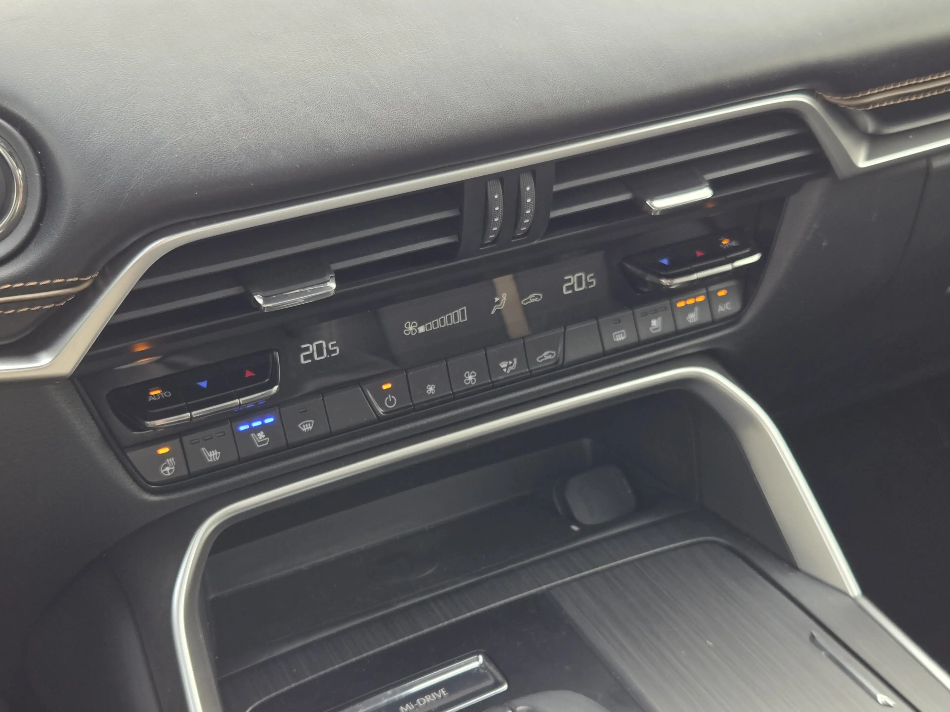 Mazda CX-60 2.5 e-SkyActiv PHEV Homura Plus — photo 11