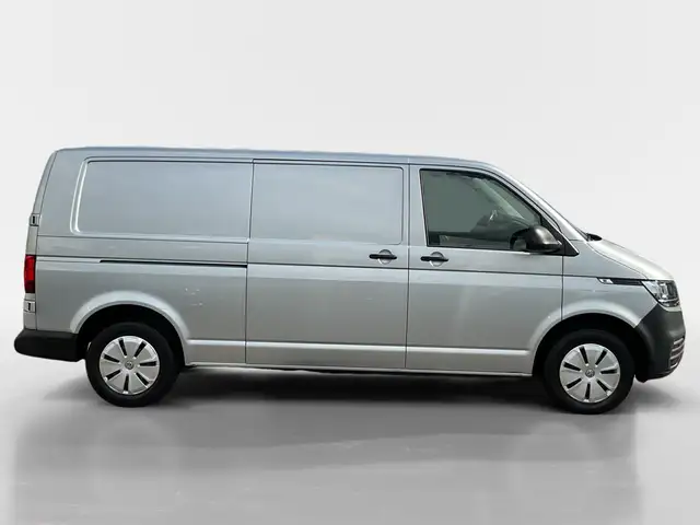 Volkswagen Transporter view 6