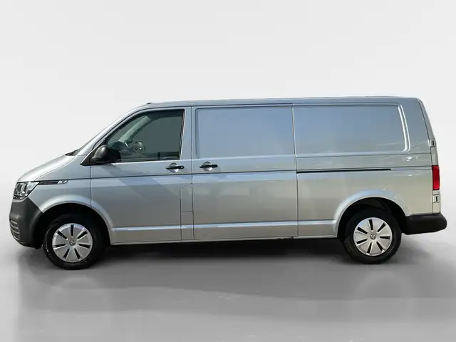 Volkswagen Transporter view 3