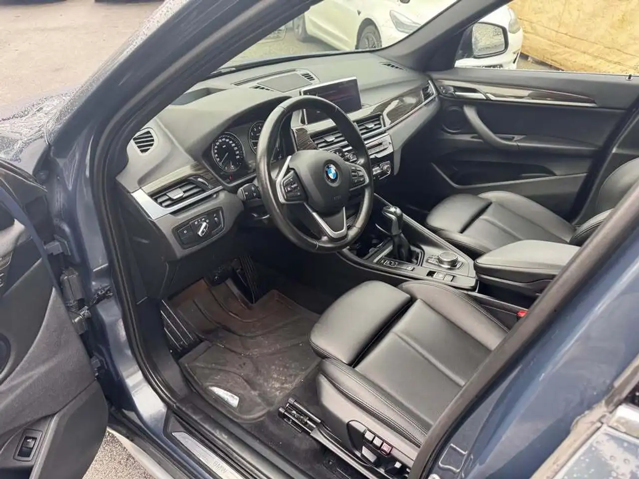 BMW X1 снимка BMW X1